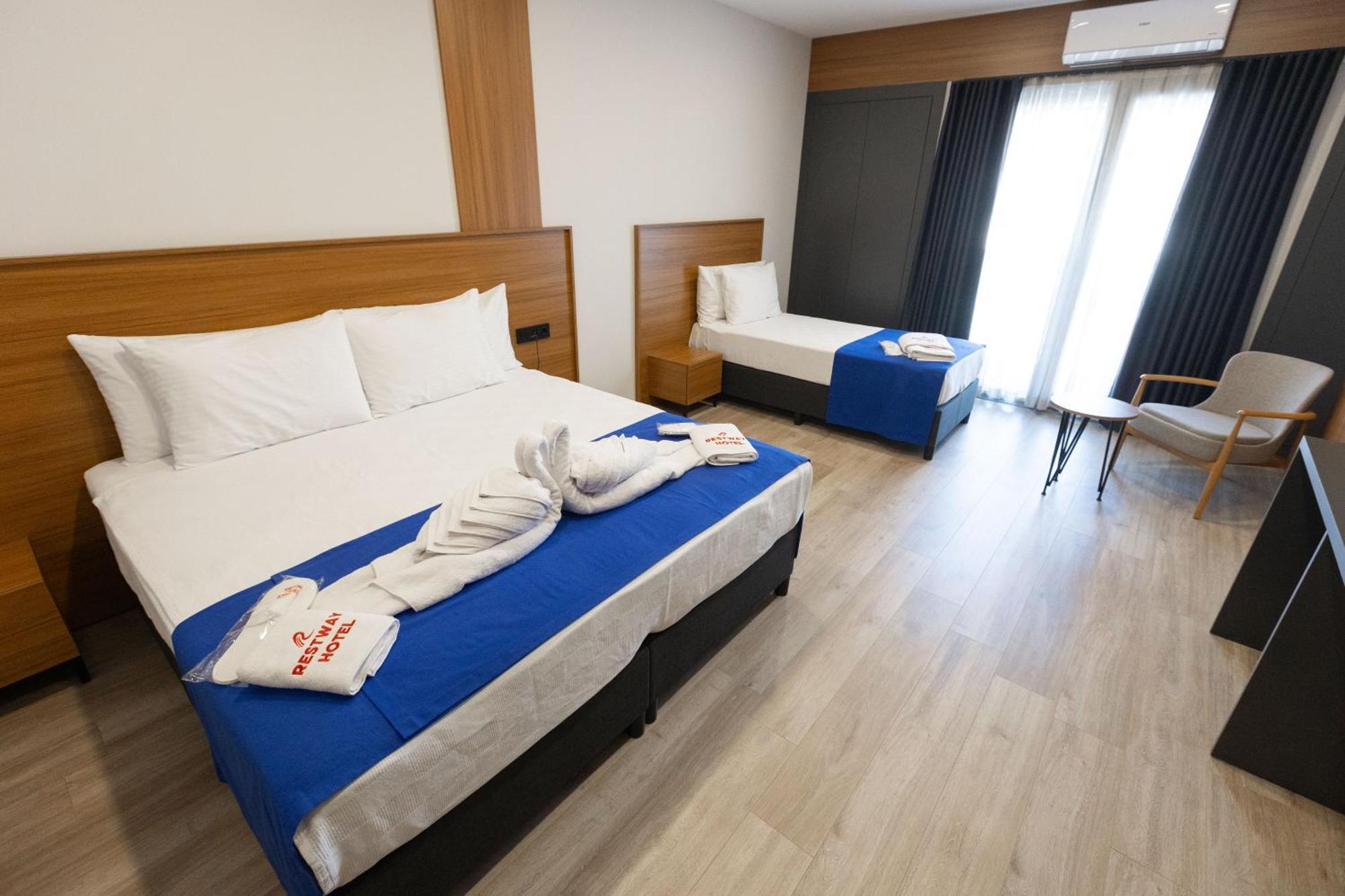 Hotel Restway *